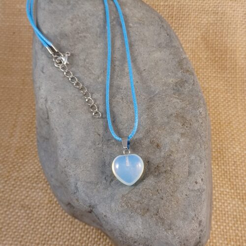 CHALCEDONY STONE HEART PENDANT NECKLACE