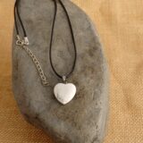HOWLITE HEART SHAPE NECKLACE.