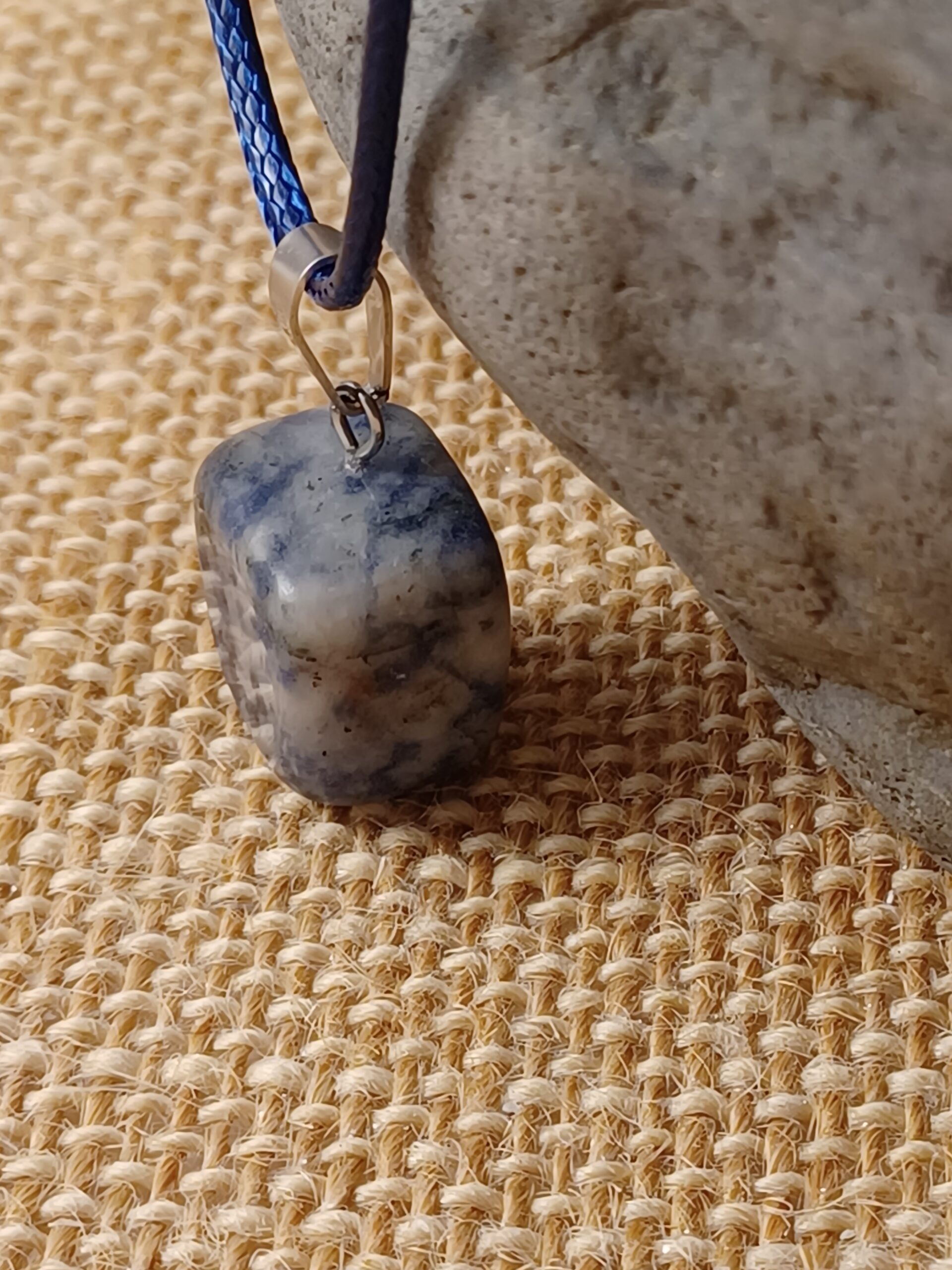 BLUE JASPER STONE PENDANT NECKLACE - Image 3