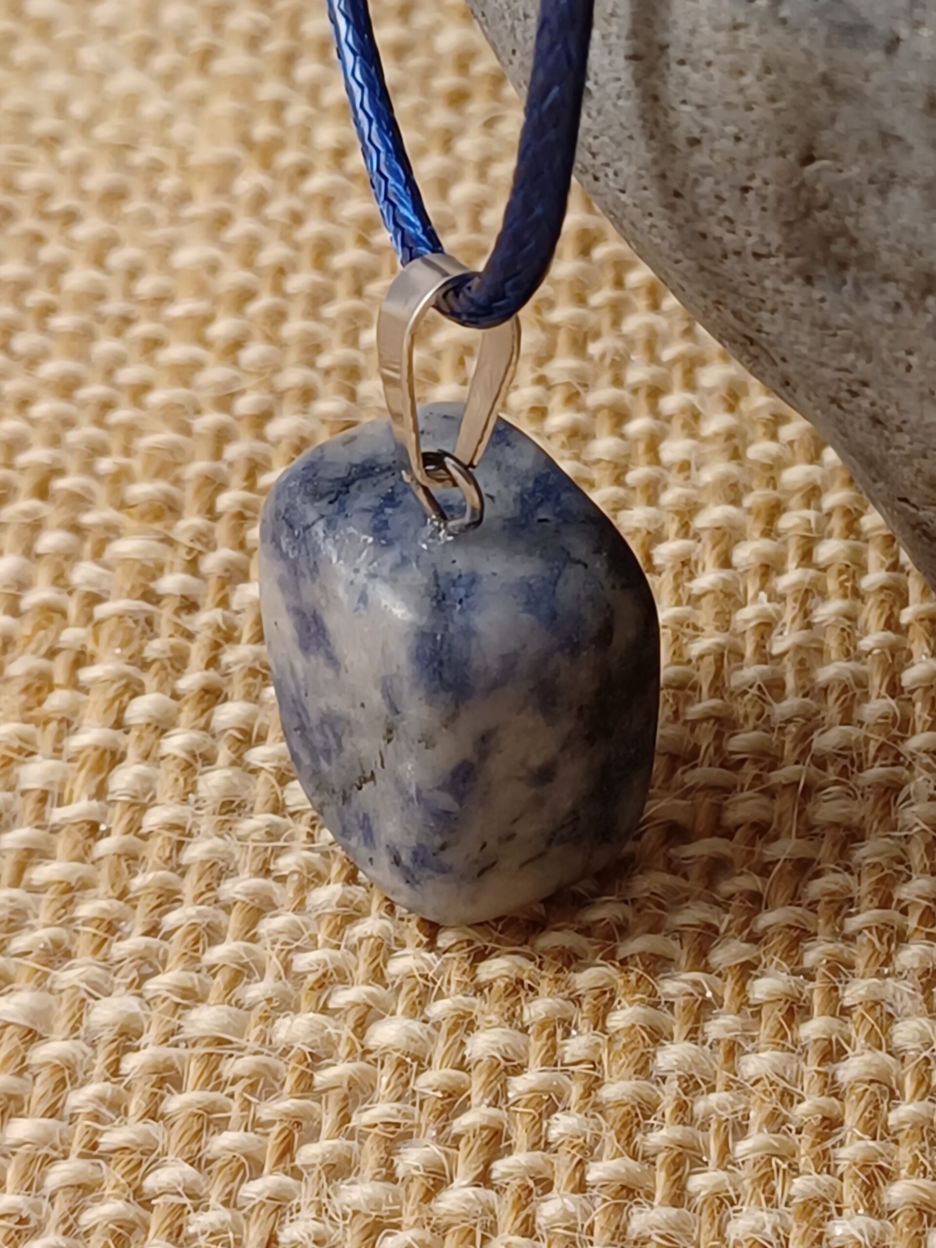 BLUE JASPER STONE PENDANT NECKLACE - Image 4