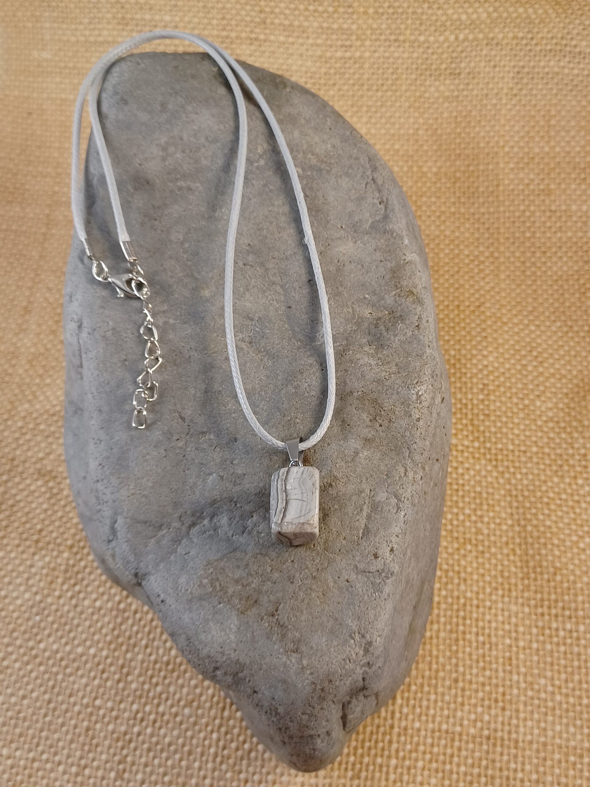GREY JASPER STONE PENDANT NECKLACE