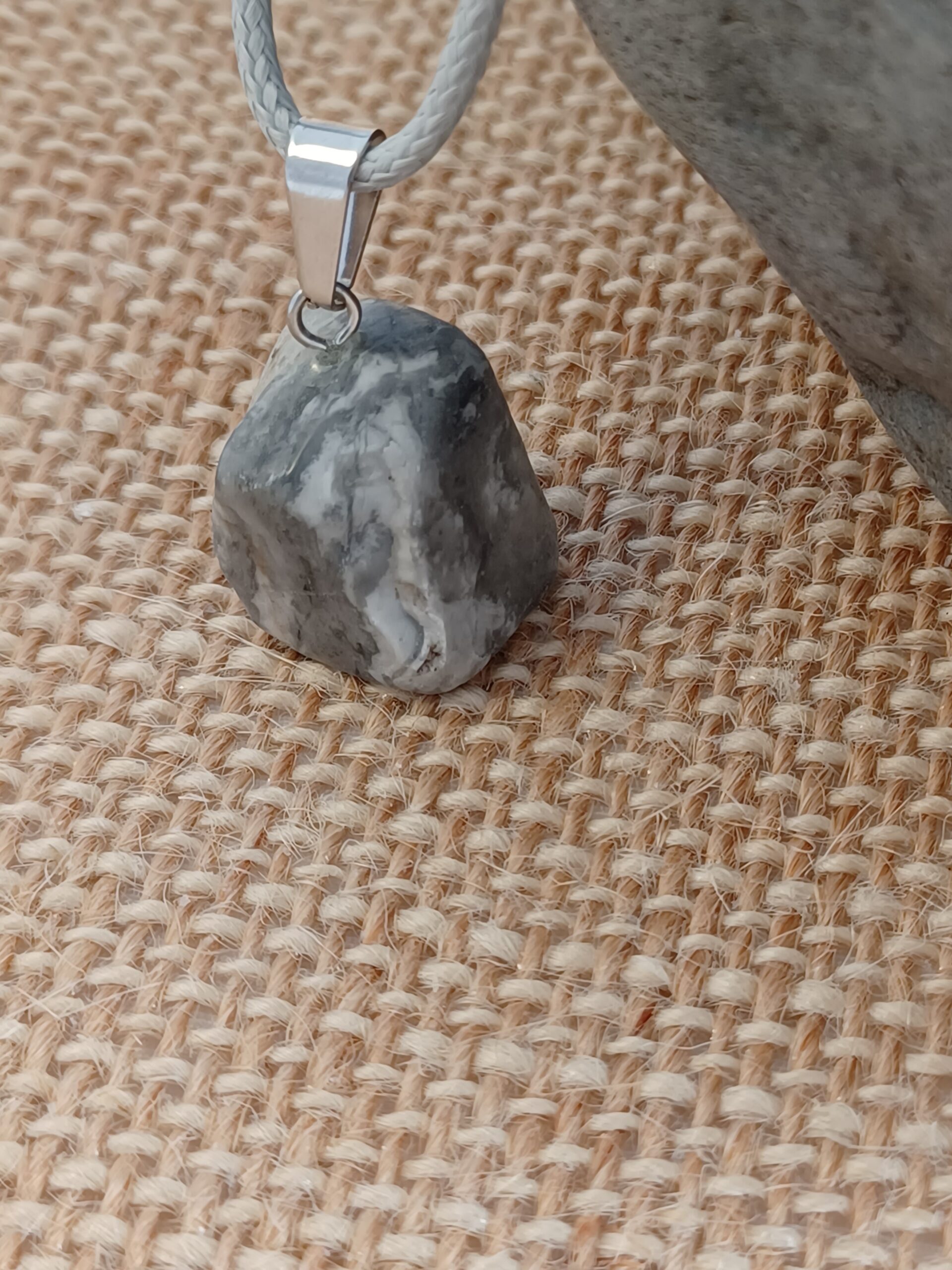 GREY JASPER STONE PENDANT NECKLACE - Image 3