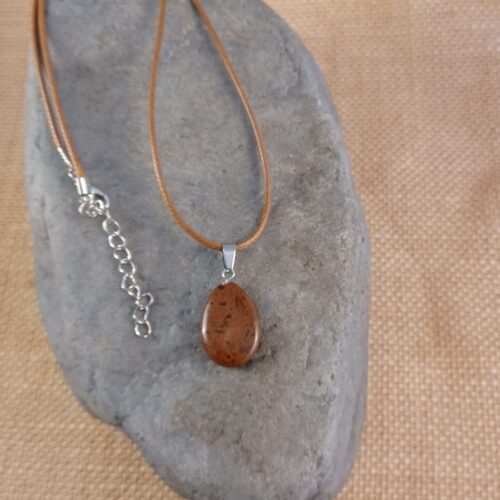MAHOGANY OBSIDIAN TEAR DROP PENDANT NECKLACE.
