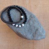 2 PIECES MAGNETIC HEMATITE AND HOWLITE STONE BRACELETS